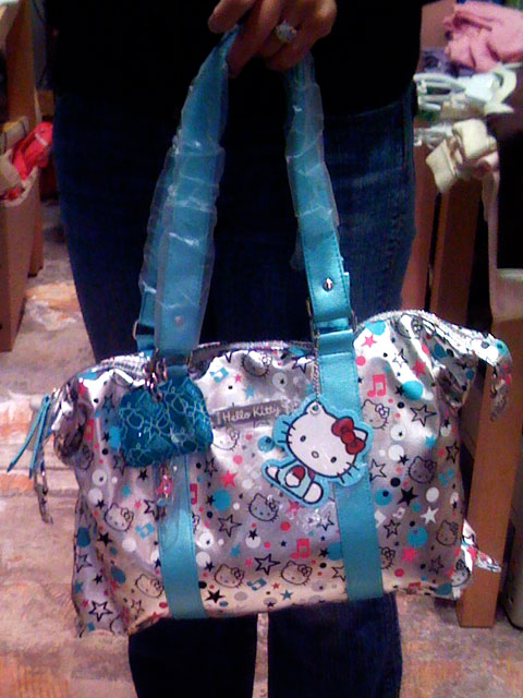 Hello Kitty Silver Bag Inside Happy Six